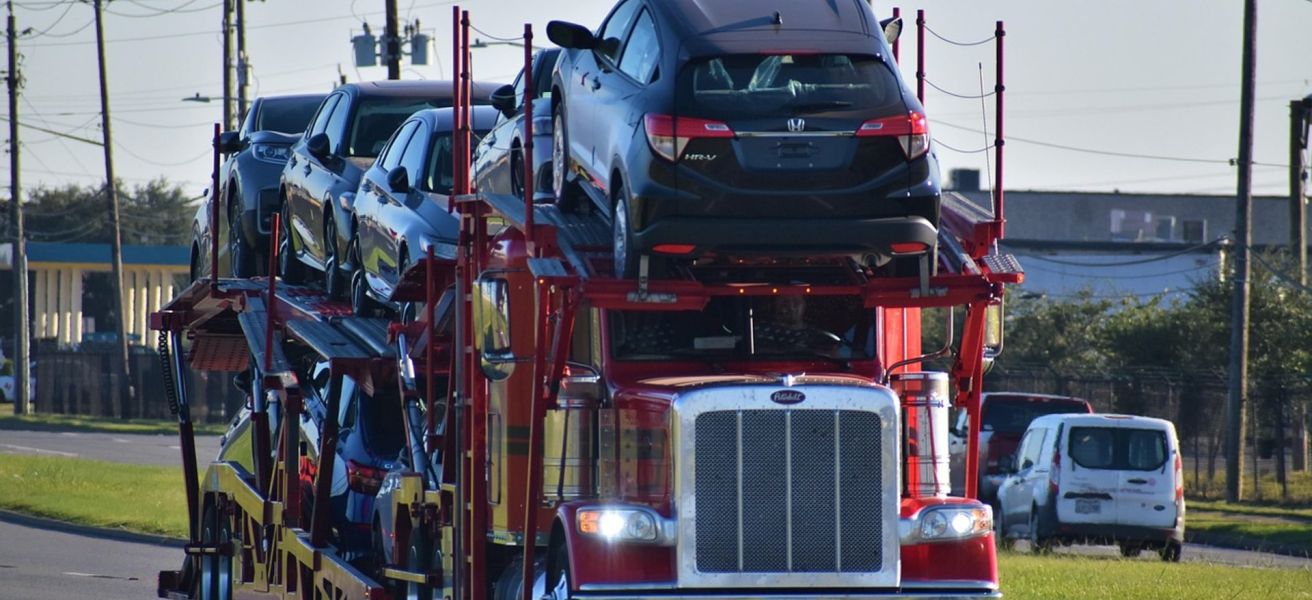 1.100.000 veicoli all’anno, zero sprechi: Decision Intelligence per la logistica automotive