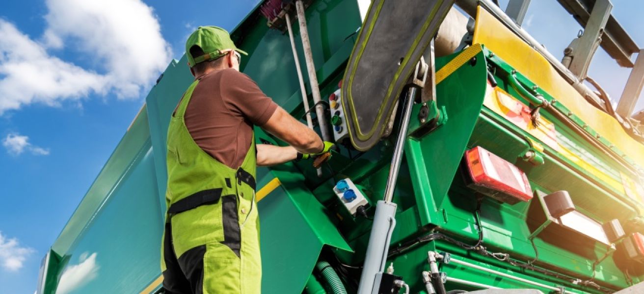 Managing waste logistics network complexity